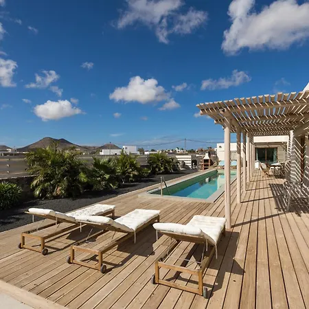 In Take A Swim In Our 15m Long Pool וילה