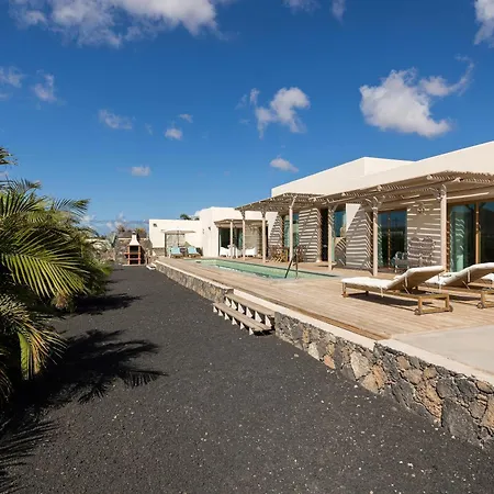 فيلة In Take A Swim In Our 15m Long Pool