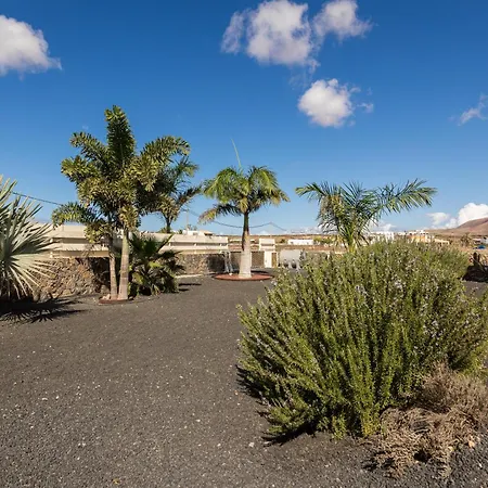 In Take A Swim In Our 15m Long Pool וילה לאחארס