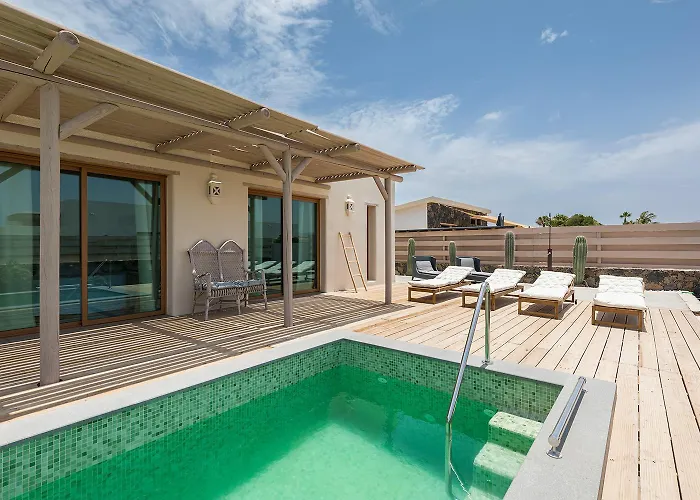 Villa In Take A Swim In Our 15m Long Pool *